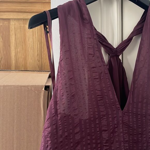 🎀FRAME draped textured silk halter top in Cabernet small - Picture 7 of 16